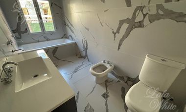 Casa en alquiler en Lares de Canning