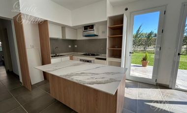 Casa en alquiler en Lares de Canning