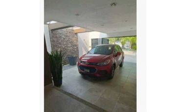 HOGAR CON CORAZON EN ESTA CASA EN LOMAS DEL SAUCE