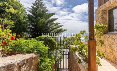 En exclusividad. Playa Amarilla. Permite uso comercial.