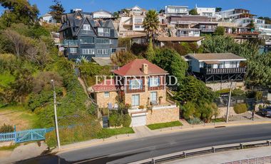 En exclusividad. Playa Amarilla. Permite uso comercial.