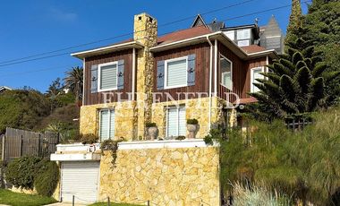 En exclusividad. Playa Amarilla. Permite uso comercial.