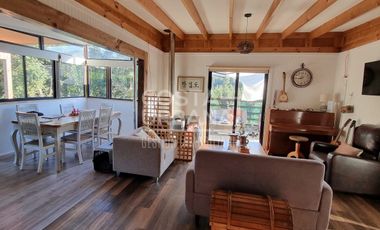 Linda casa en Altos del Mauco