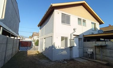 CASA 2D/1B CON ESTACIONAMIENTO Y PATIO