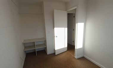 CASA 2D/1B CON ESTACIONAMIENTO Y PATIO