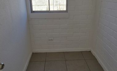 CASA 2D/1B CON ESTACIONAMIENTO Y PATIO