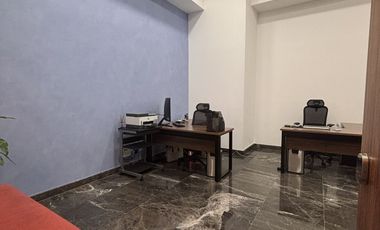 Oficina grande en Park Pedregal con estacionamiento