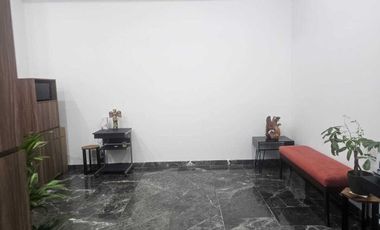 Oficina grande en Park Pedregal con estacionamiento