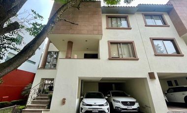 Venta de casa en condominio en las Águilas parte baja