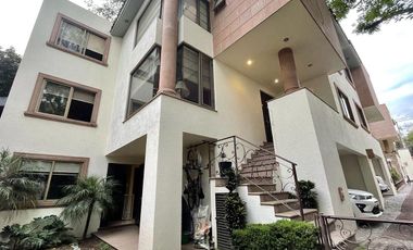 Venta de casa en condominio en las Águilas parte baja