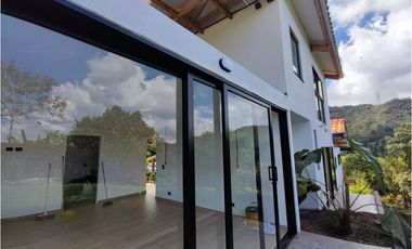 Casa Campestre en Venta El Tambo, La Ceja