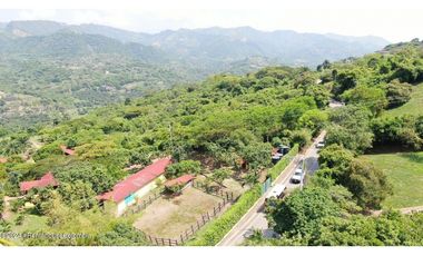 Casa en La Mesa (Cundinamarca) RAH CO: 26-37