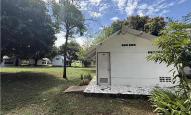 Hotel en Ricaurte (Cundinamarca) RAH CO: 26-105