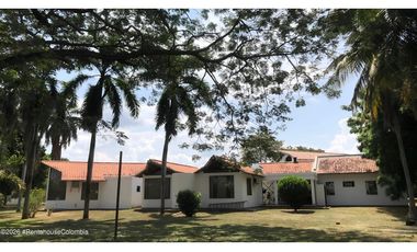 Casa en Ricaurte (Cundinamarca) RAH CO: 26-317