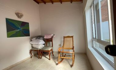 CASA CACIQUE IMPERIAL EN VENTA 3 HABITACIONES + CUARTO DE SERVICIO 2 PISOS AREA 185m2  BUCARAMANGA (AT)