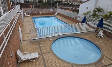 CASA CACIQUE IMPERIAL EN VENTA 3 HABITACIONES + CUARTO DE SERVICIO 2 PISOS AREA 185m2  BUCARAMANGA (AT)