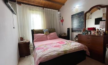 CASA CACIQUE IMPERIAL EN VENTA 3 HABITACIONES + CUARTO DE SERVICIO 2 PISOS AREA 185m2  BUCARAMANGA (AT)