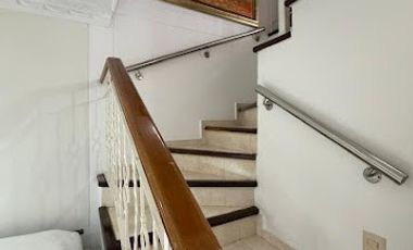 CASA CACIQUE IMPERIAL EN VENTA 3 HABITACIONES + CUARTO DE SERVICIO 2 PISOS AREA 185m2  BUCARAMANGA (AT)