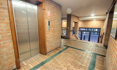 Cali, Barrio El Peñón. Arriendo Apartamento Octavo Piso