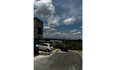 CASA EN CONJUNTO CERRADO EN QUIMBAYA