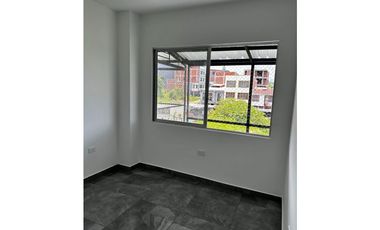 CASA EN CONJUNTO CERRADO EN QUIMBAYA