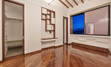 Casa de dos niveles para la renta tradicional en Palmas