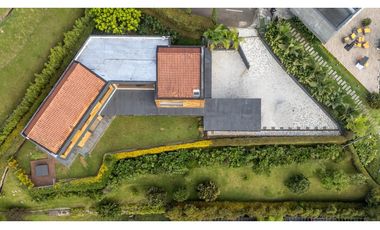 Casa de dos niveles para la renta tradicional en Palmas