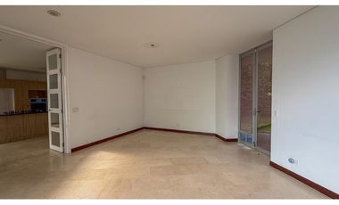 Casa de dos niveles para la renta tradicional en Palmas