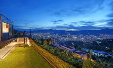 Casa de dos niveles para la renta tradicional en Palmas