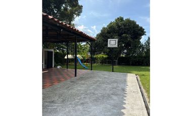 CASA CAMPESTRE EN CONJUNTO CERRADO EN QUIMBAYA