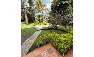 CASA CAMPESTRE EN CONJUNTO CERRADO EN QUIMBAYA