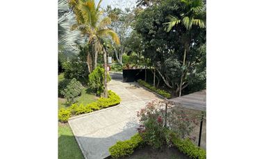 CASA CAMPESTRE EN CONJUNTO CERRADO EN QUIMBAYA