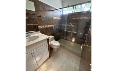CASA CAMPESTRE EN CONJUNTO CERRADO EN QUIMBAYA