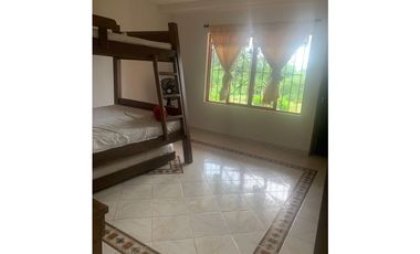 FINCA PRODUCTIVA SEMBRADA EN LIMÓN Y PLTANO EN QUIMBAYA