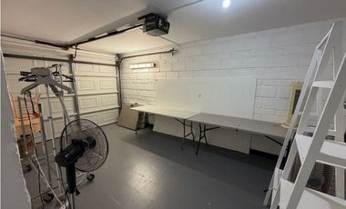 CASA EN VENTA EN LAURELES, SECTOR LAURELES NOGAL