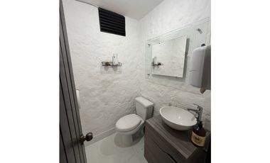 CASA EN VENTA EN LAURELES, SECTOR LAURELES NOGAL