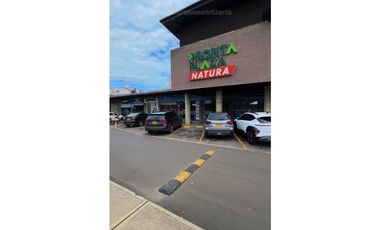 LOCAL EN VENTA EN CENTRO COMERCIAL PARQUE NATURA