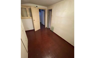 Chalet 5 amb. con patio y garaje + depto 3 amb. independiente