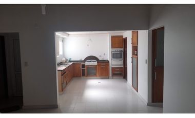 Casa Tres Ambientes En Alquiler Punta Mogotes