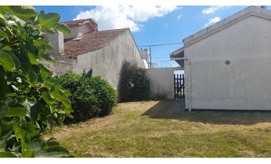 Casa Tres Ambientes En Alquiler Punta Mogotes