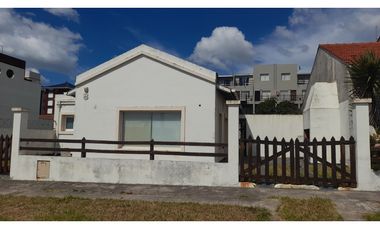Casa Tres Ambientes En Alquiler Punta Mogotes