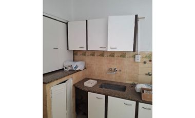 ALQUILER /Tres con dependencia, patio, balcón SIN EXPENSAS