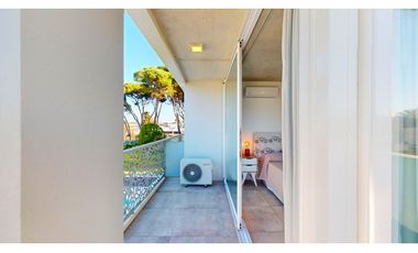 Moderno departamento en el centro de Pinamar, Piscina. Cochera