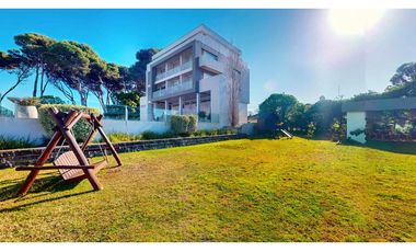 Moderno departamento en el centro de Pinamar, Piscina. Cochera