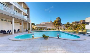 Moderno departamento en el centro de Pinamar, Piscina. Cochera