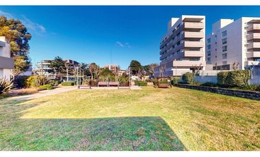 Moderno departamento en el centro de Pinamar, Piscina. Cochera