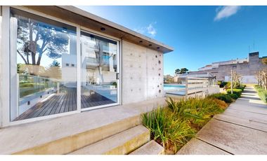 Moderno departamento en el centro de Pinamar, Piscina. Cochera