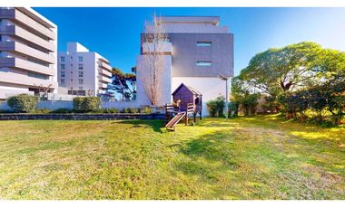 Moderno departamento en el centro de Pinamar, Piscina. Cochera