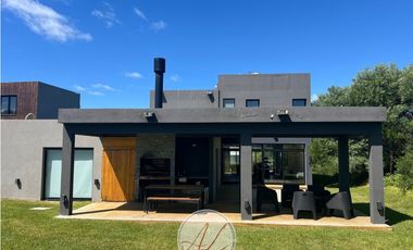 CASA EN VENTA EN RESIDENCIAL II COSTA ESMERLDA