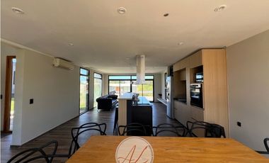 CASA EN VENTA EN RESIDENCIAL II COSTA ESMERLDA